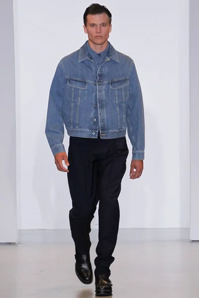 Look 4